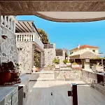 Iris Luxury House